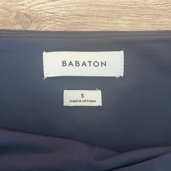 Aritzia Babaton Contour Squareneck long sleeve navy bodysuit. Size small. NWT - Picture 3 of 4